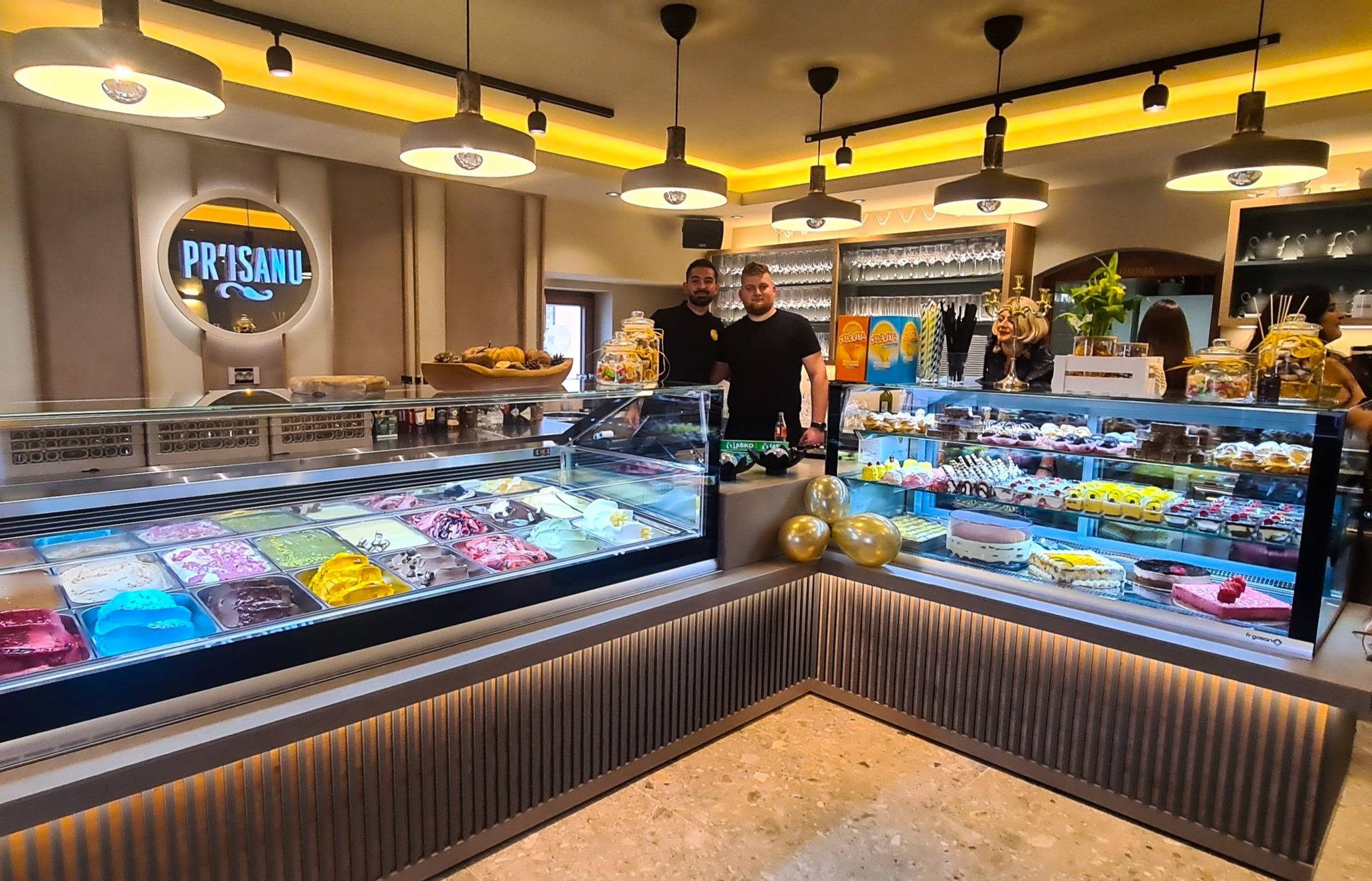 Notranjost lokala Pr' Isanu